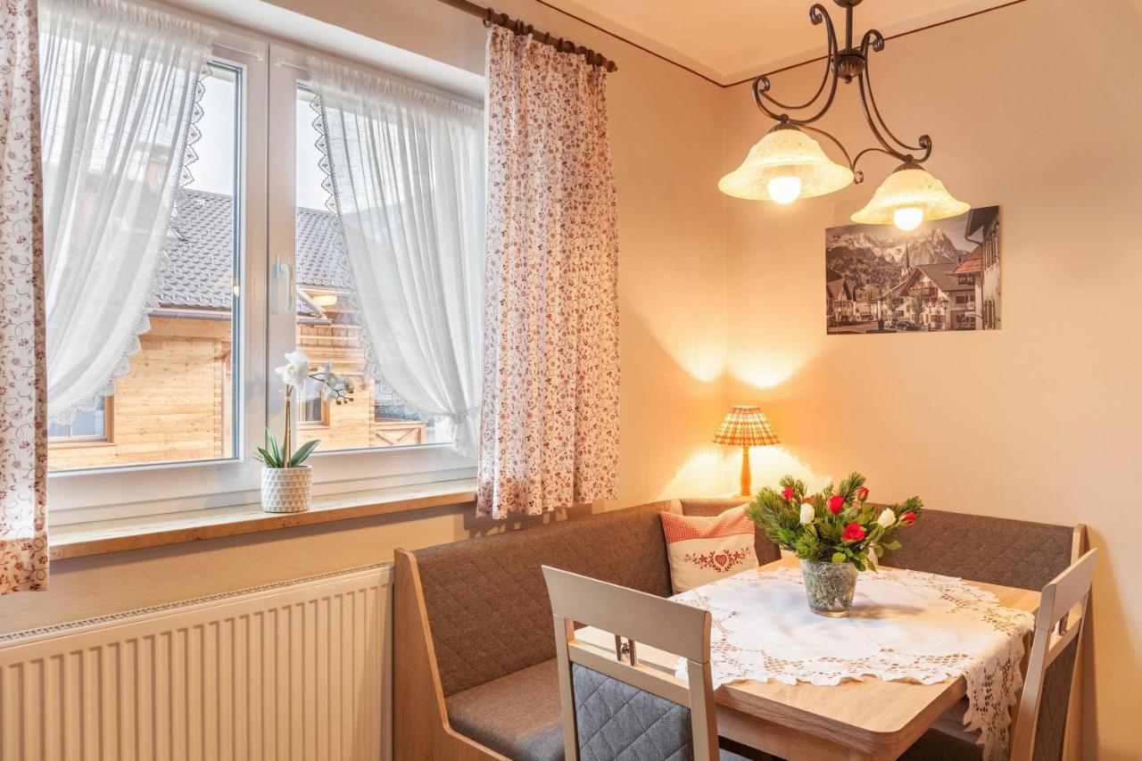 Ferienwohnung Waldruhe Гарміш-Партенкірхен Екстер'єр фото